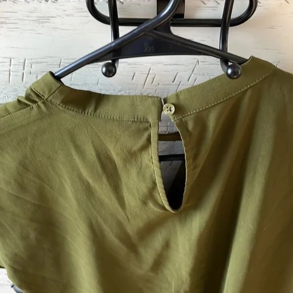 Green Express Top - Picture 5 of 6